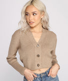 With fun and flirty details, Casually Chic Cropped Knit Cardigan shows off your unique style for a trendy outfit for the summer season!