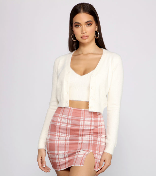You’ll look stunning in the Chic Trendsetter Cropped Cardigan when paired with its matching separate to create a glam clothing set perfect for a New Year’s Eve Party Outfit or Holiday Outfit for any event!