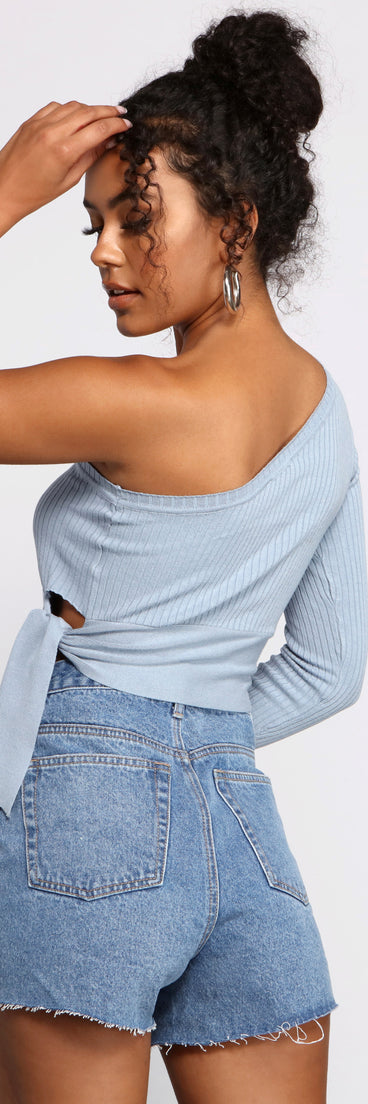 With fun and flirty details, Tied To Basics One Shoulder Crop Top shows off your unique style for a trendy outfit for the summer season!