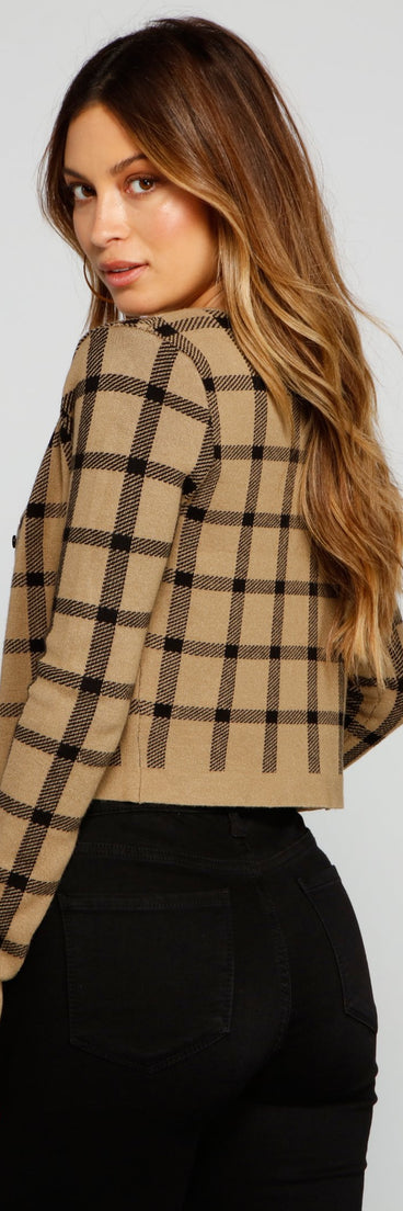 With fun and flirty details, Plaid Daze Cropped Cardigan shows off your unique style for a trendy outfit for the summer season!