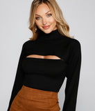 With fun and flirty details, Casual-Chic Long Sleeve Cropped Topper shows off your unique style for a trendy outfit for the summer season!
