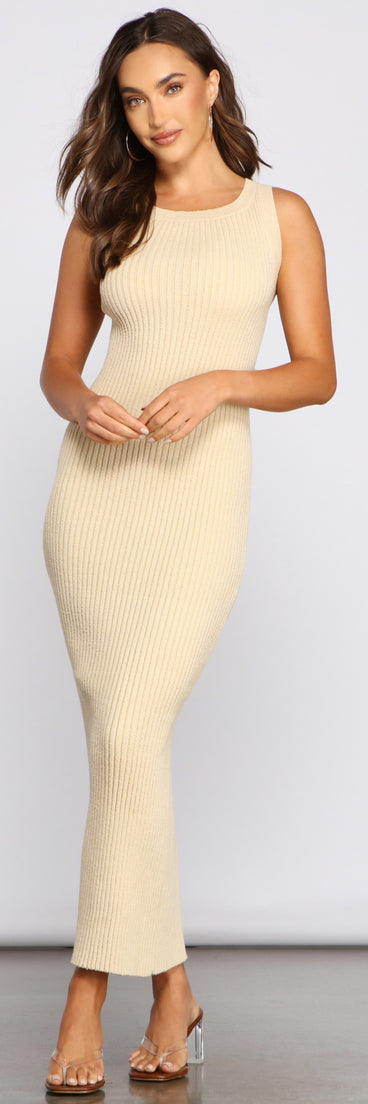 You will feel beautiful in the Casual-Chic Sweater Knit Dress as your long dress for any semi-formal or formal holiday party, NYE dress outfit, or pick this stunning style as your gown for any seasonal celebration.