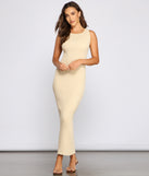 You will feel beautiful in the Casual-Chic Sweater Knit Dress as your long dress for any semi-formal or formal holiday party, NYE dress outfit, or pick this stunning style as your gown for any seasonal celebration.