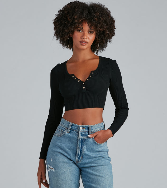 Snap A Pose Crop Top is a trendy pick to create 2023 festival outfits, festival dresses, outfits for concerts or raves, and complete your best party outfits!