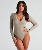 With fun and flirty details, Confident Chick V-Neck Bodysuit shows off your unique style for a trendy outfit for the summer season!
