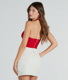 With fun and flirty details, the She's Snatched Halter Bandage Crop Top shows off your unique style for a trendy outfit for summer!