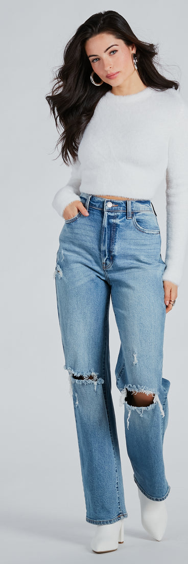 With fun and flirty details, the Cozy Charm Eyelash Knit Cropped Sweater shows off your unique style for a trendy outfit for the spring or summer season!