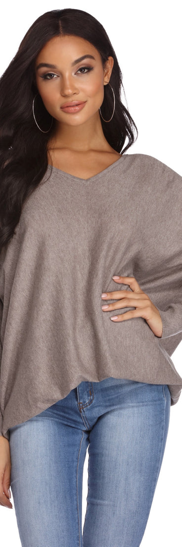 With fun and flirty details, Cozy On Up Pullover Sweater shows off your unique style for a trendy outfit for the summer season!