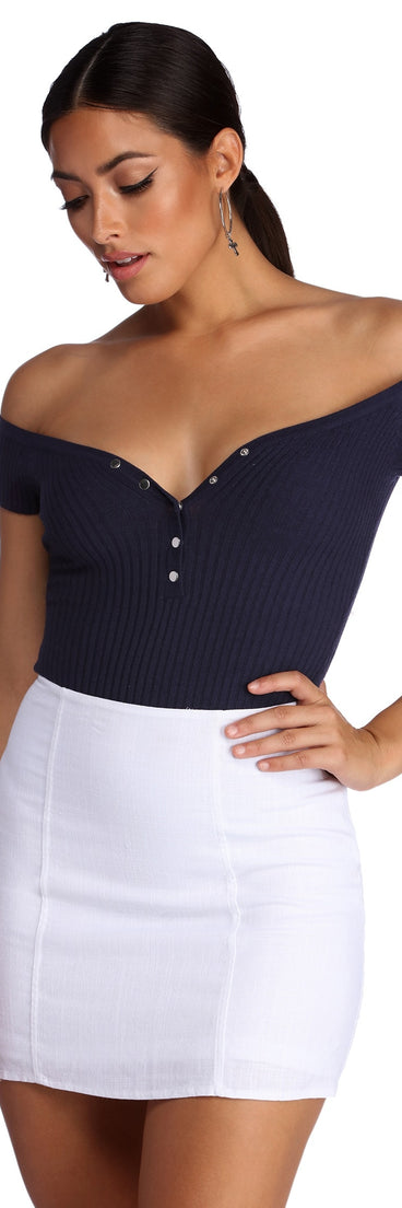 With fun and flirty details, Body Language Off Shoulder Bodysuit shows off your unique style for a trendy outfit for the summer season!