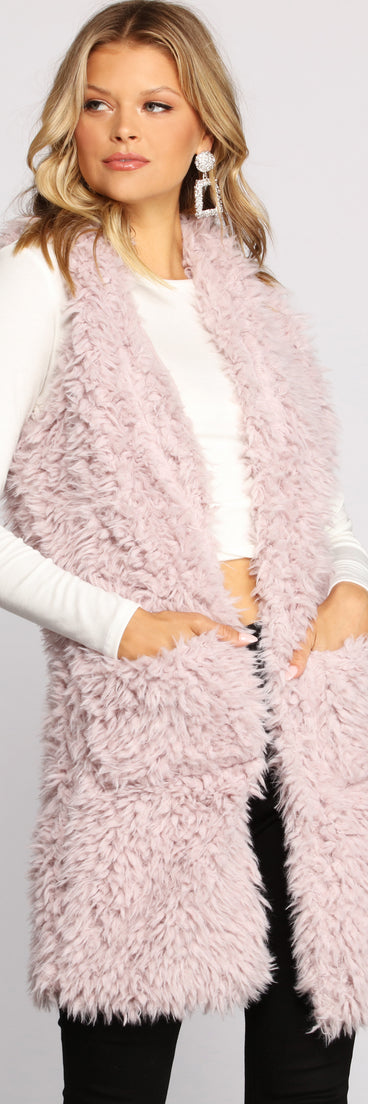 Major Fashionista Long-Line Faux Fur Vest helps create the best summer outfit for a look that slays at any event or occasion!