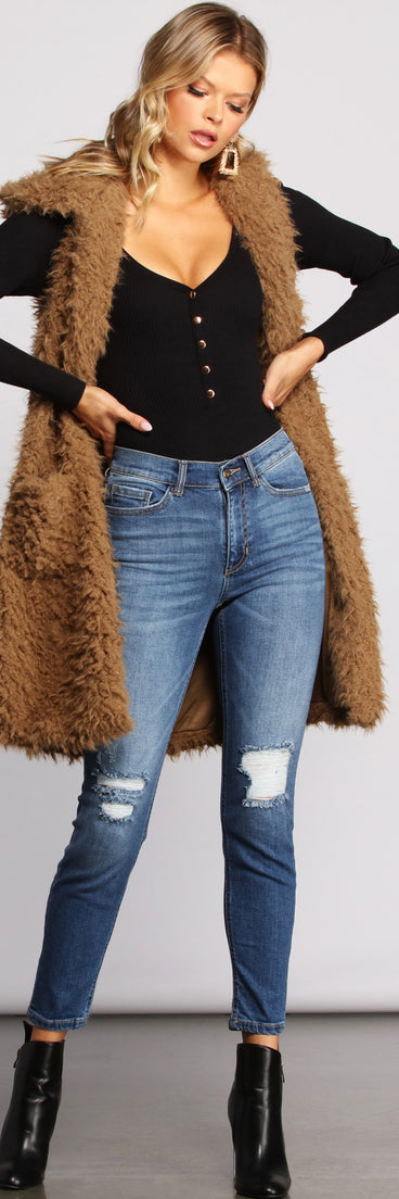 Major Diva Faux Fur Long-Line Hooded Vest helps create the best summer outfit for a look that slays at any event or occasion!