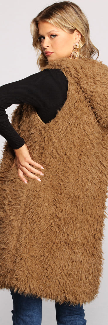 Major Diva Faux Fur Long-Line Hooded Vest helps create the best summer outfit for a look that slays at any event or occasion!