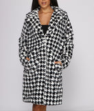 She's A Chic Girl Faux Fur Coat helps create the best summer outfit for a look that slays at any event or occasion!