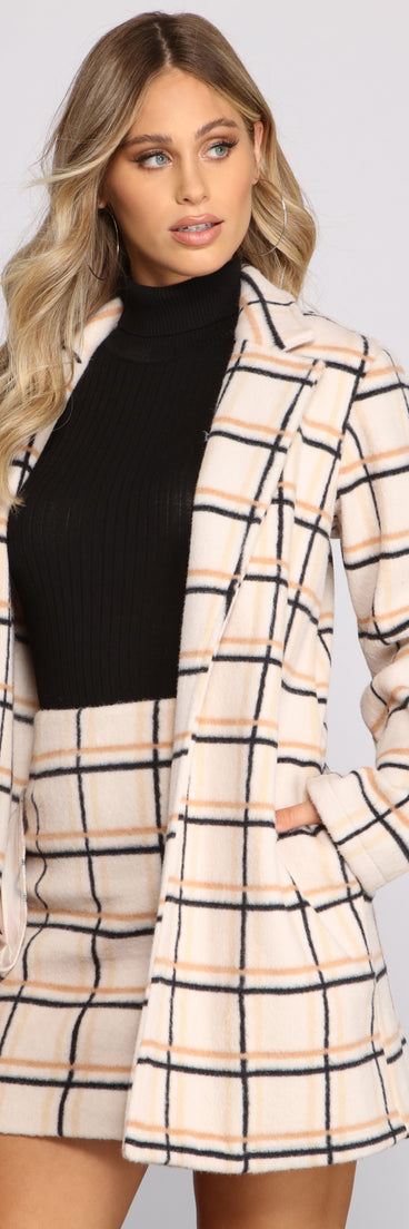 You’ll look stunning in the Keep It In Check Plaid Coat when paired with its matching separate to create a glam clothing set perfect for parties, date nights, concert outfits, back-to-school attire, or for any summer event!