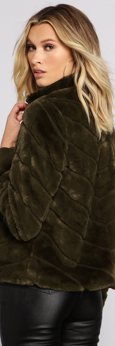 So Extra Faux Fur Jacket helps create the best summer outfit for a look that slays at any event or occasion!