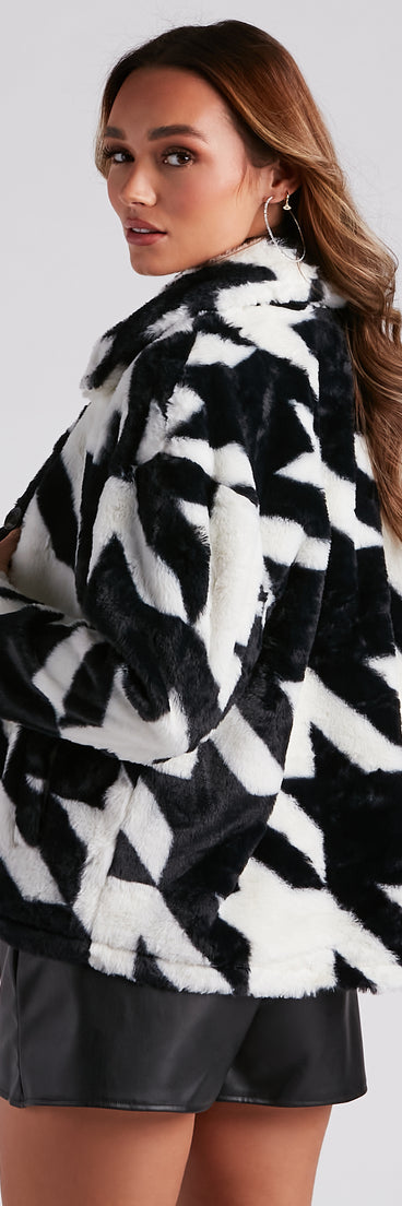 Trendsetting Girl Faux Fur Coat helps create the best summer outfit for a look that slays at any event or occasion!