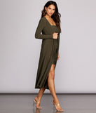 Solid Stunner Long Duster is the perfect Homecoming look pick with on-trend details to make the 2023 HOCO dance your most memorable event yet!