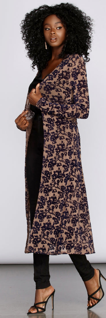 Workin' Woman Velvet Burnout Duster helps create the best summer outfit for a look that slays at any event or occasion!