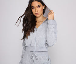 Cute And Casual Zip-Up Hoodie helps create the best summer outfit for a look that slays at any event or occasion!