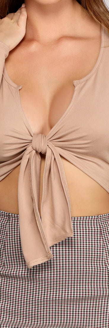 Taking Knit Easy Tie Front Top helps create the best summer outfit for a look that slays at any event or occasion!