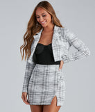 You’ll look stunning in the Perfectly Posh Tweed Plaid Blazer when paired with its matching separate to create a glam clothing set perfect for a New Year’s Eve Party Outfit or Holiday Outfit for any event!