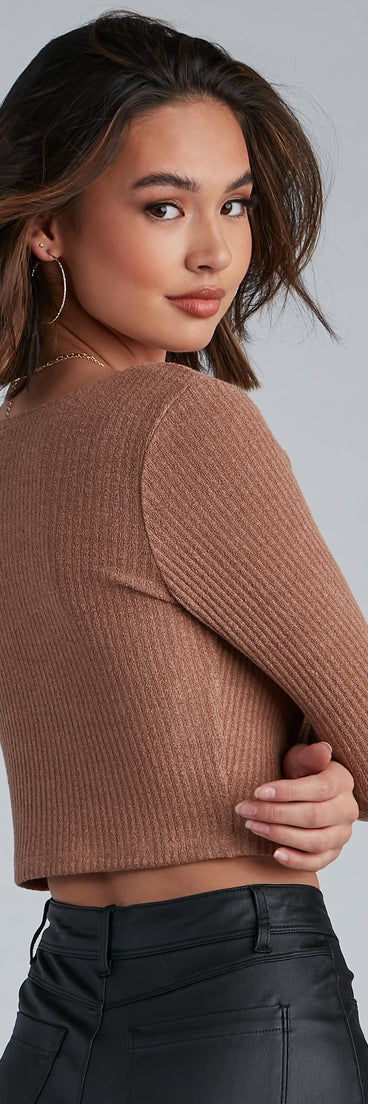 With fun and flirty details, Essential Ribbed Tie Front Top shows off your unique style for a trendy outfit for the summer season!