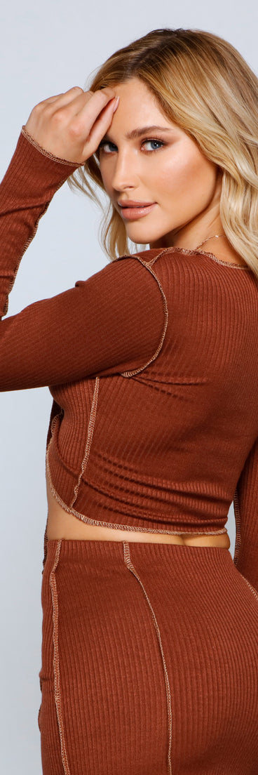 With fun and flirty details, Seams Come True Tie Front Top shows off your unique style for a trendy outfit for the summer season!