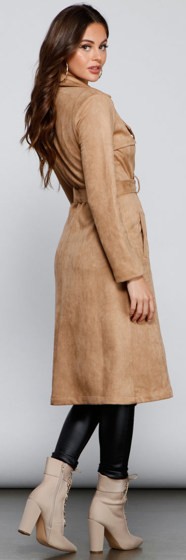 Chic Sophistication Moto-Style Trench helps create the best summer outfit for a look that slays at any event or occasion!