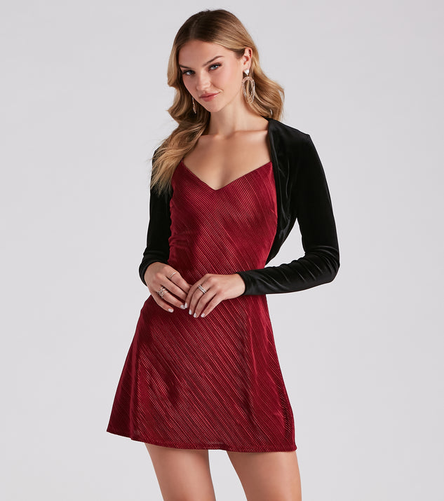 Velvety Luxe Long Sleeve Bolero is the perfect Homecoming look pick with on-trend details to make the 2023 HOCO dance your most memorable event yet!