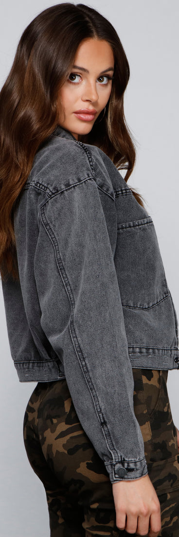 Trendy Moment Oversized Cropped Denim Jacket helps create the best summer outfit for a look that slays at any event or occasion!