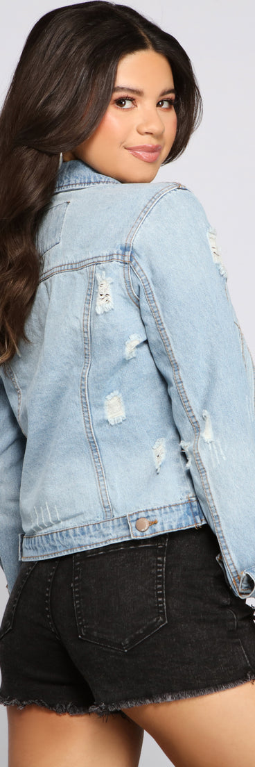Everyday Chic Basic Denim Jacket is a trendy pick to create 2023 festival outfits, festival dresses, outfits for concerts or raves, and complete your best party outfits!