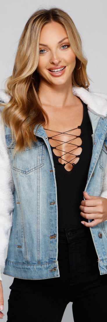 Cozy Casual Vibe Sherpa Denim Jacket helps create the best summer outfit for a look that slays at any event or occasion!