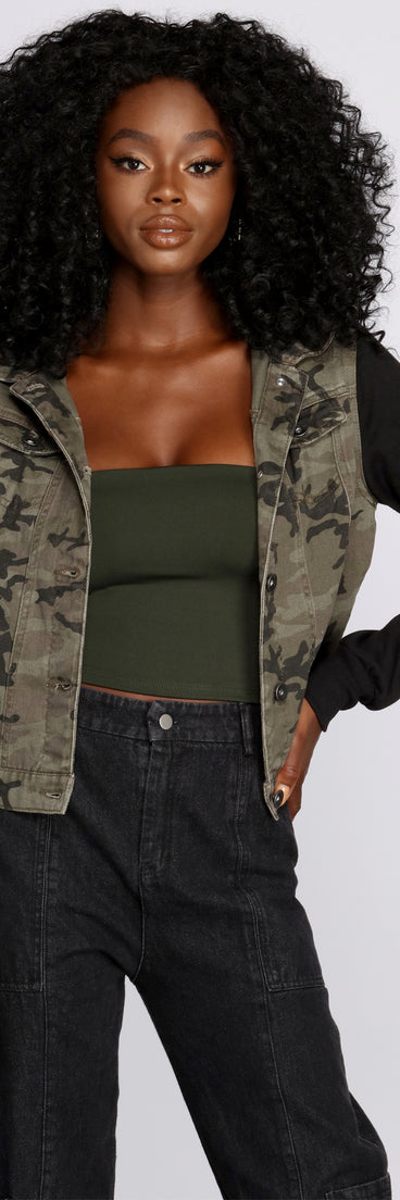 Knit Sleeve Camo Jacket helps create the best summer outfit for a look that slays at any event or occasion!