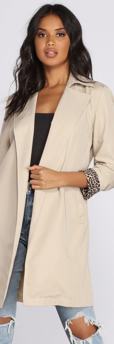 Touch Of Leopard Over-sized Blazer helps create the best summer outfit for a look that slays at any event or occasion!