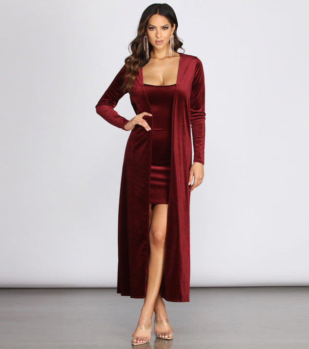 Velvet Luxe Duster helps create the best summer outfit for a look that slays at any event or occasion!