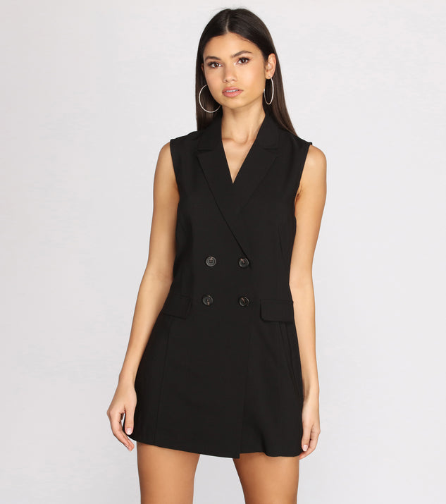 She's Busy Sleeveless Trench Vest helps create the best summer outfit for a look that slays at any event or occasion!