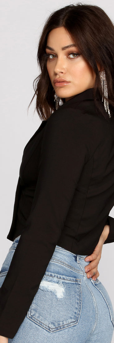 Double Breasted Cropped Blazer helps create the best summer outfit for a look that slays at any event or occasion!