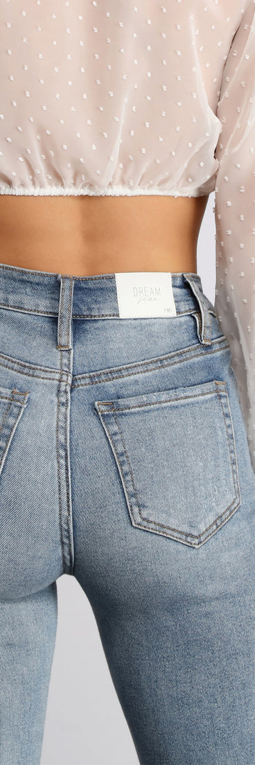 With fun and flirty details, Ready for the Weekend Crop Top shows off your unique style for a trendy outfit for the summer season!