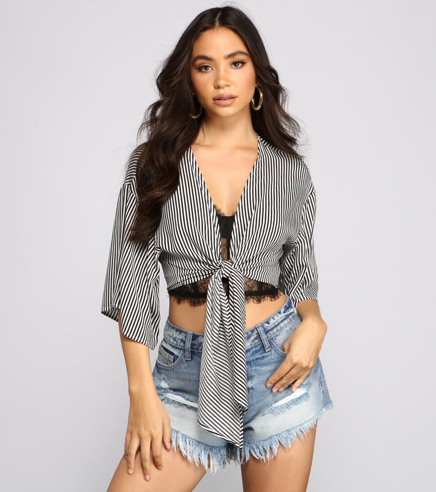 With fun and flirty details, Effortlessly Stylish Tie-Front Top shows off your unique style for a trendy outfit for the summer season!