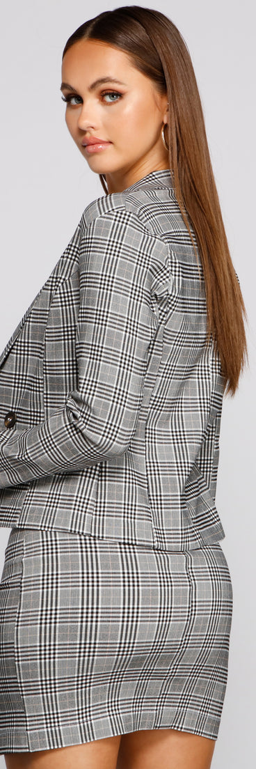 Plaid Mood Cropped Blazer helps create the best summer outfit for a look that slays at any event or occasion!
