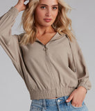 All That Bomber Jacket is a trendy pick to create 2023 festival outfits, festival dresses, outfits for concerts or raves, and complete your best party outfits!