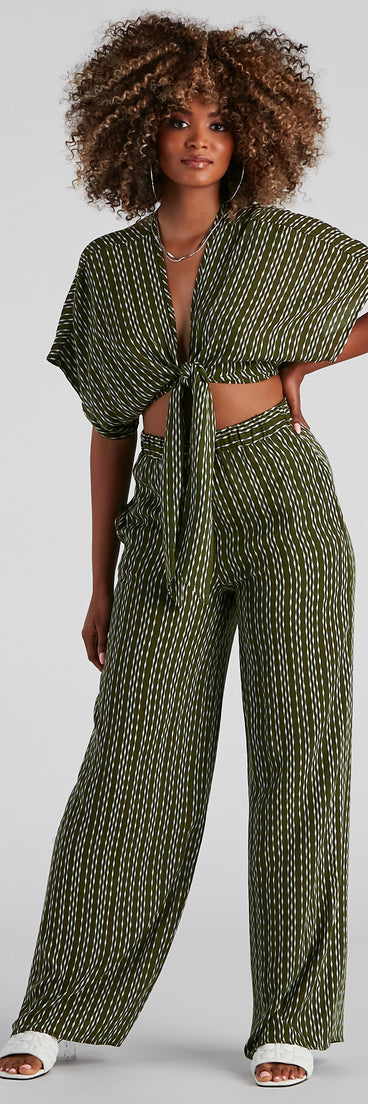 With fun and flirty details, In Line Tie-Front Striped Top shows off your unique style for a trendy outfit for the summer season!