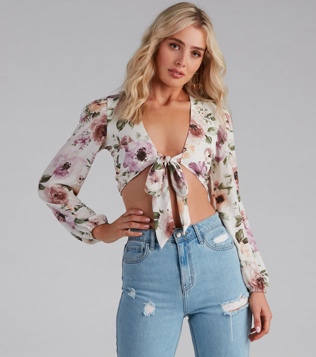 With fun and flirty details, Tie The Knot Floral Crop Top shows off your unique style for a trendy outfit for the summer season!