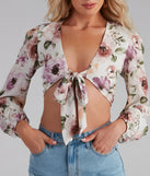 With fun and flirty details, Tie The Knot Floral Crop Top shows off your unique style for a trendy outfit for the summer season!