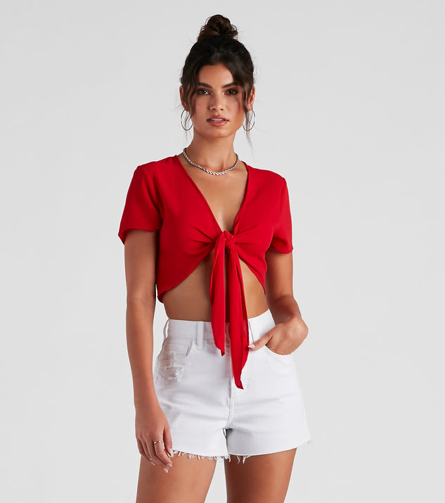 With fun and flirty details, Total Keep Crepe Tie-Front Top shows off your unique style for a trendy outfit for the summer season!
