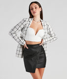 Making Moves Plaid Woven Blazer helps create the best summer outfit for a look that slays at any event or occasion!