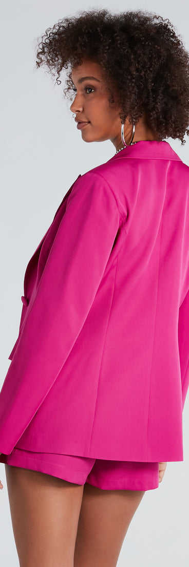 Chic And Elevated Woven Blazer with on-trend details provides a stylish start to creating your graduation outfit for the 2024 Commencement or grad party!