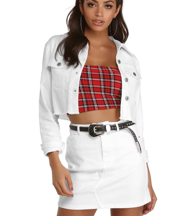 You’ll look stunning in the Denim Dreams Cropped Jacket when paired with its matching separate to create a glam clothing set perfect for parties, date nights, concert outfits, back-to-school attire, or for any summer event!