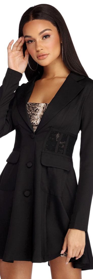 Touch Of Lace Trench Coat is the perfect Homecoming look pick with on-trend details to make the 2023 HOCO dance your most memorable event yet!