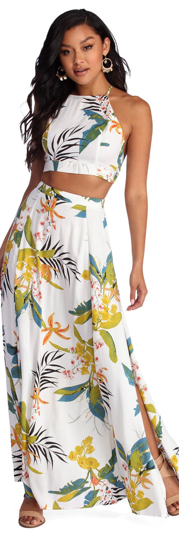 You’ll look stunning in the Vibrant Vacay Maxi Skirt when paired with its matching separate to create a glam clothing set perfect for parties, date nights, concert outfits, back-to-school attire, or for any summer event!